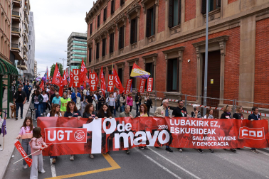 Fotos de la manifestación del UGT - CC OO por el 1 de mayo en Pamplona