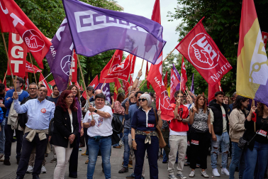 Fotos de la manifestación del UGT - CC OO por el 1 de mayo en Pamplona