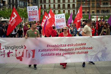 Fotos de la manifestación de LAB por el 1 de mayo