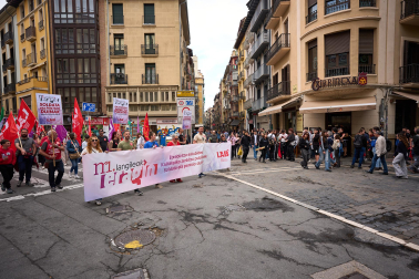 Fotos de la manifestación de LAB por el 1 de mayo