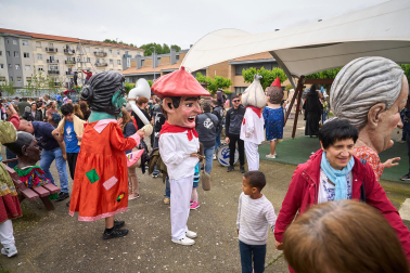 Fotos del 30 aniversario de la comparsa de kilikis de Villava