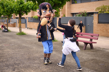 Fotos del 30 aniversario de la comparsa de kilikis de Villava