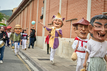 Fotos del 30 aniversario de la comparsa de kilikis de Villava