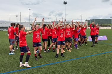 Partido de vuelta playoff de ascenso entre Osasuna Femenino B y Mallorca Internacional.