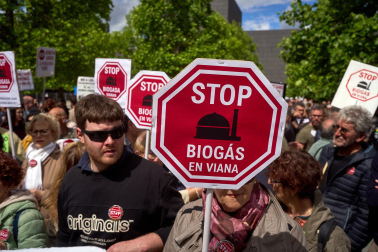 Fotos de la manifestación convocada por la Coordinadora de Plataformas Vecinales contra las plantas de biogás en Navarra