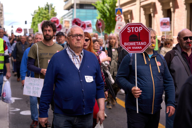 Fotos de la manifestación convocada por la Coordinadora de Plataformas Vecinales contra las plantas de biogás en Navarra