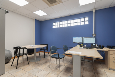 Se vende o alquila local de 168m² en Cuatrovientos