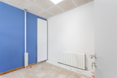 Se vende o alquila local de 168m² en Cuatrovientos