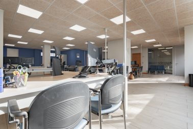 Se vende o alquila local de 168m² en Cuatrovientos