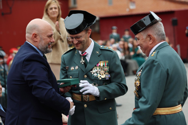 Condecoraciones, homenaje a los retirados y celebración de la fidelidad a la Guardia Civil con motivo del 182 aniversario de la fundación del cuerpo