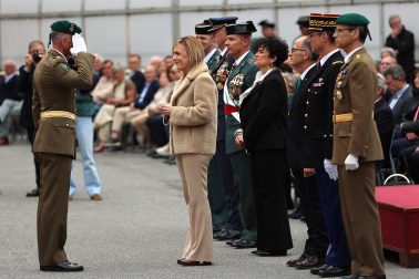 Condecoraciones, homenaje a los retirados y celebración de la fidelidad a la Guardia Civil con motivo del 182 aniversario de la fundación del cuerpo