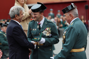 Condecoraciones, homenaje a los retirados y celebración de la fidelidad a la Guardia Civil con motivo del 182 aniversario de la fundación del cuerpo