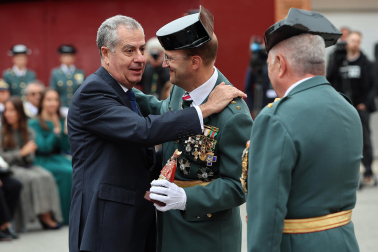 Condecoraciones, homenaje a los retirados y celebración de la fidelidad a la Guardia Civil con motivo del 182 aniversario de la fundación del cuerpo