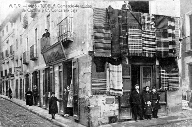 FOTO ANTIGUA DE TEJIDOS CASTILLO Y CALLE CONCARERA NICOLAS SALINAS.