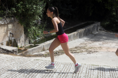 Participantes en el I Cross de Úcar disputado este domingo, 17 de mayo