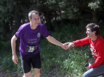 Participantes en el I Cross de Úcar disputado este domingo, 17 de mayo