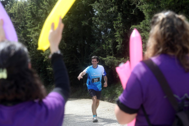 Participantes en el I Cross de Úcar disputado este domingo, 17 de mayo
