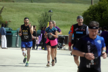 Participantes en el I Cross de Úcar disputado este domingo, 17 de mayo