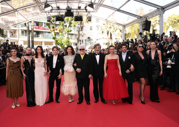 Fotos de Amaia Romero en la alfombra roja del Festival de Cannes por la proyección de 'Amarga Navidad'