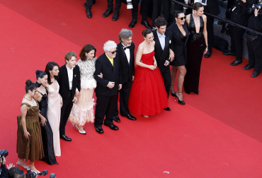 Fotos de Amaia Romero en la alfombra roja del Festival de Cannes por la proyección de 'Amarga Navidad'