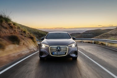 xx Exterieur: AMG Line Plus; lavender silver;Mercedes-Benz C 400 4MATIC elektrisch | Energieverbrauch kombiniert: 18,5-14,1 kWh / 100 km | CO2-Emissionen kombiniert: 0 g/km | CO2-Klasse: A*The all-new Mercedes-Benz C 400 4MATIC electric. Mercedes-Benz C 400 4MATIC electric | Combined energy consumption:18.5–14.1 kWh/100 km | Combined CO₂ emissions: 0 g/km | CO₂ class: A Exterior: AMG Line Plus; lavender silver;Mercedes-Benz C 400 4MATIC electric | Combined energy consumption: 18.5–14.1 kWh/100 km | Combined CO₂ emissions: 0 g/km | CO₂ class: A*