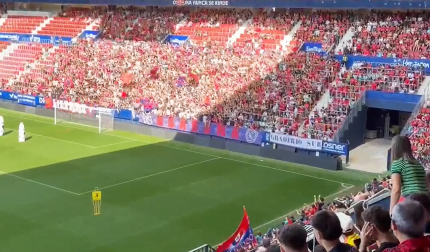 Las gradas comienzan a poblarse en El Sadar para animar a los suyos de cara a la final contra el Getafe.