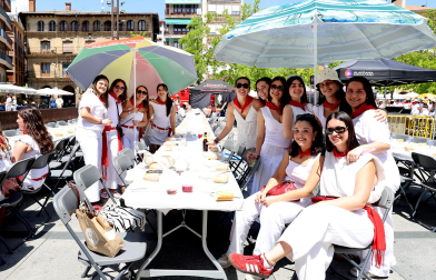 Foto de la comida de las fiestas de la juventud de Estella de 2026