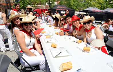 Foto de la comida de las fiestas de la juventud de Estella de 2026