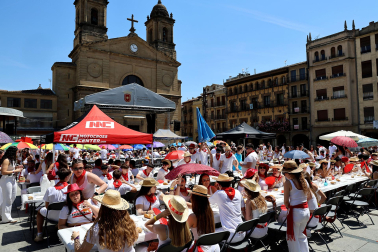Foto de la comida de las fiestas de la juventud de Estella de 2026