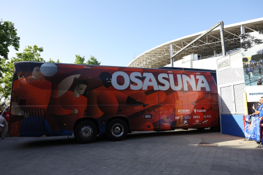 Recibimiento de la afición rojilla a Osasuna en el Coliseum