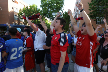 Recibimiento de la afición rojilla a Osasuna en el Coliseum