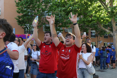 Recibimiento de la afición rojilla a Osasuna en el Coliseum