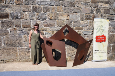 Fotos de la inauguración de la escultura 'Maddalen' junto a la ermita de San Román de Aoiz