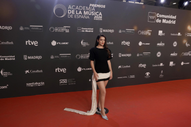 Amaia posa a su llegada a la gala de entrega de la III edición de los Premios de la Academia de la Música de España