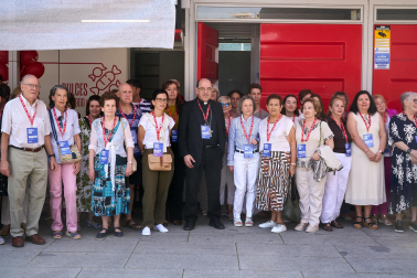 Fotos del primer día de apertura de la Tómbola de Cáritas 2026