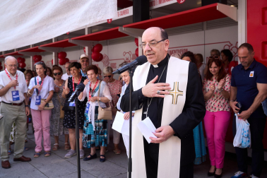 Fotos del primer día de apertura de la Tómbola de Cáritas 2026