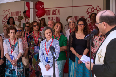 Fotos del primer día de apertura de la Tómbola de Cáritas 2026