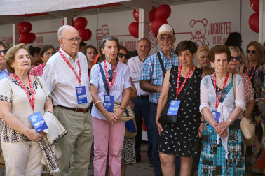 Fotos del primer día de apertura de la Tómbola de Cáritas 2026