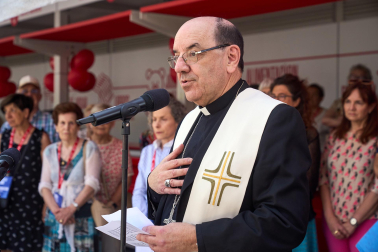 Fotos del primer día de apertura de la Tómbola de Cáritas 2026