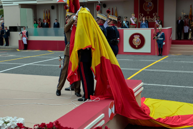 Alrededor de 3.700 efectivos tomaron parte del desfile militar con motivo del Día de las Fuerzas Armadas celebrado en Vigo