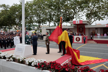 Alrededor de 3.700 efectivos tomaron parte del desfile militar con motivo del Día de las Fuerzas Armadas celebrado en Vigo