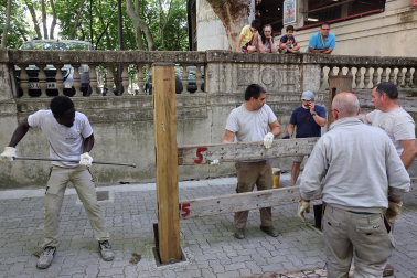 Comienzan los trabajos de colocación del vallado del encierro