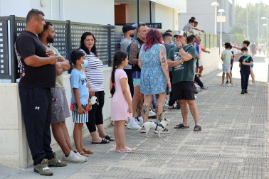 Los vecinos de un bloque de la avenida Belascoain, en la urbanización de Ardoi, en Zizur Mayor, tuvieron que ser desalojados por un incendio ocurrido este lunes, 1 de junio