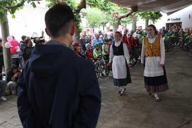 Uharte Arakil se lanzó a la calle este martes 2 de junio, para homenajear al ciclista Igor Arrieta tras el brillante Giro de Italia 2026 que protagonizó el corredor, con victoria de etapa incluida