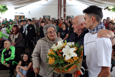 Uharte Arakil se lanzó a la calle este martes 2 de junio, para homenajear al ciclista Igor Arrieta tras el brillante Giro de Italia 2026 que protagonizó el corredor, con victoria de etapa incluida
