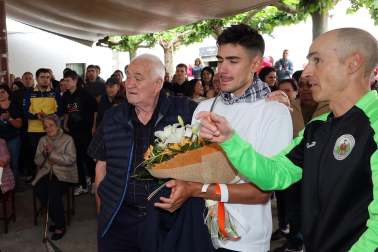 Uharte Arakil se lanzó a la calle este martes 2 de junio, para homenajear al ciclista Igor Arrieta tras el brillante Giro de Italia 2026 que protagonizó el corredor, con victoria de etapa incluida
