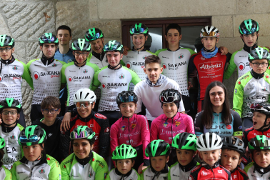 Uharte Arakil se lanzó a la calle este martes 2 de junio, para homenajear al ciclista Igor Arrieta tras el brillante Giro de Italia 2026 que protagonizó el corredor, con victoria de etapa incluida