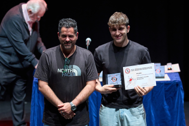 Ander Martín, meta de Anaitasuna, galardonado como el mejor en la División de Honor Plata masculina esta campaña