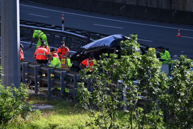 Foto del accidente en la AP-8 en Elgoibar en el que han fallecido cinco policías forales.