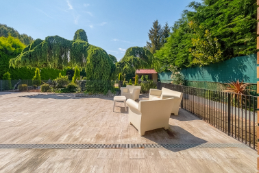 Precioso chalet con piscina propia en Alzuza